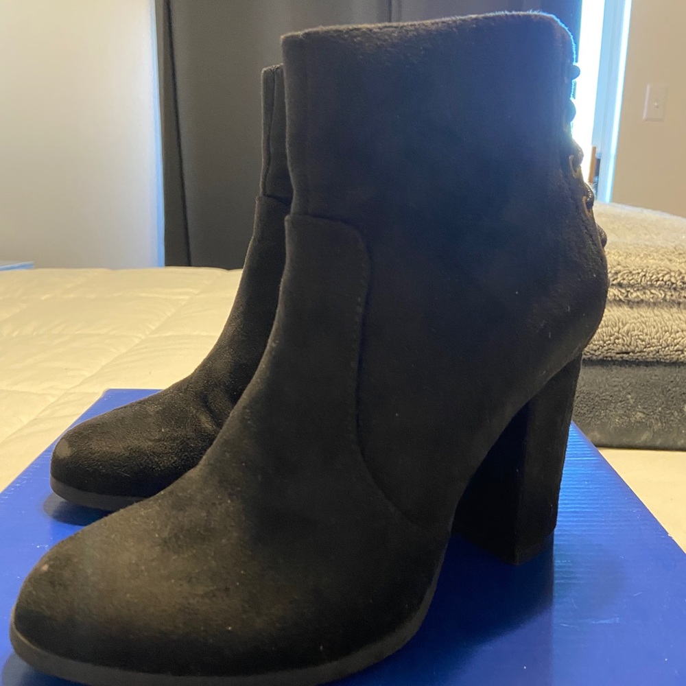 Heel boots - Picture 2 of 4